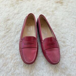 EUC Tod’s Gommini Penny Loafer (Women)